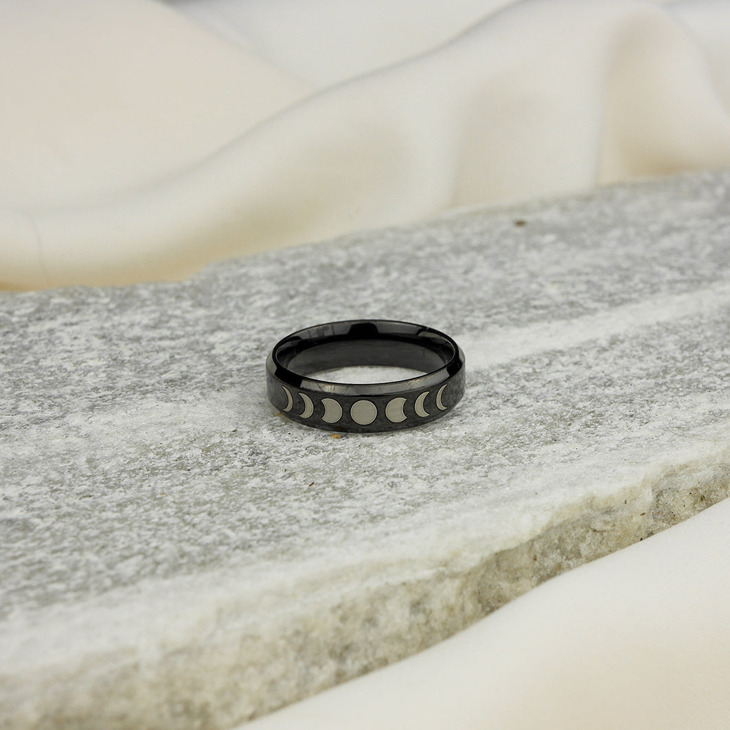 Lunatic Ring