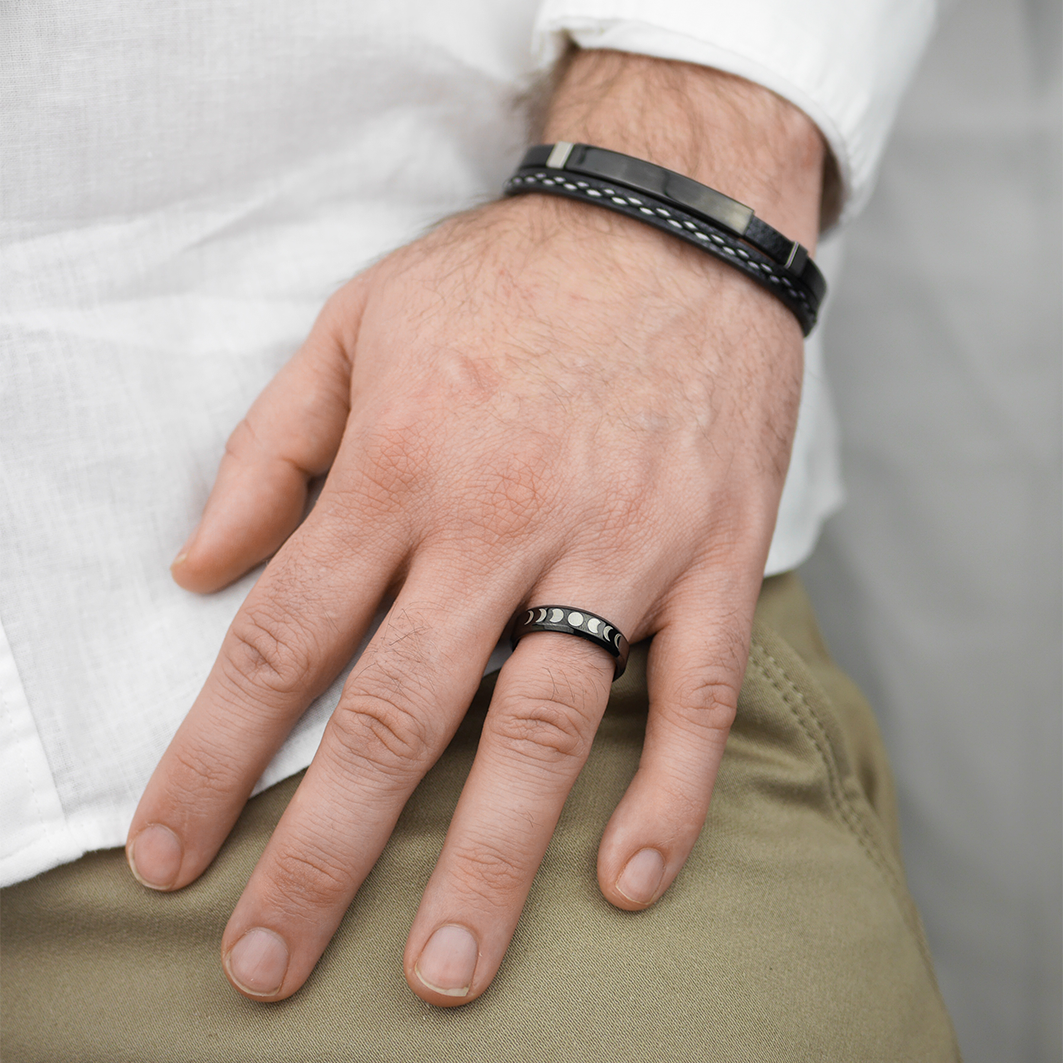 Lunatic Ring