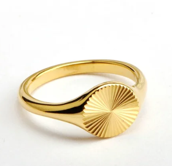 Lucia Ring