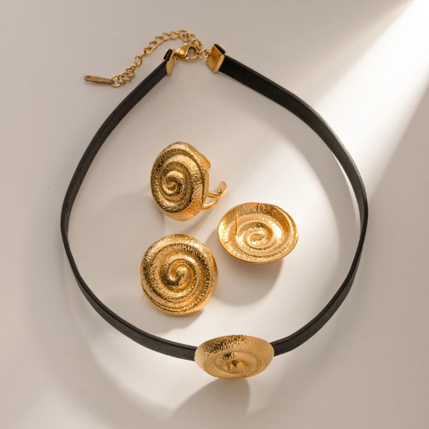 Rochelle Choker